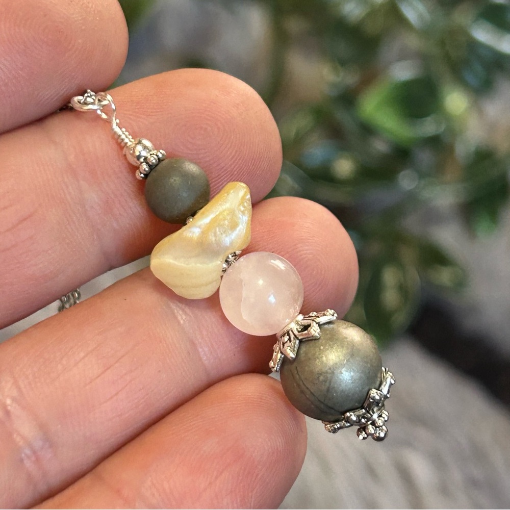 Handcrafted elegant genuine stone pendant on chain necklace